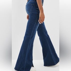 American Eagle Next Level Festival Flare Jeans Size 6